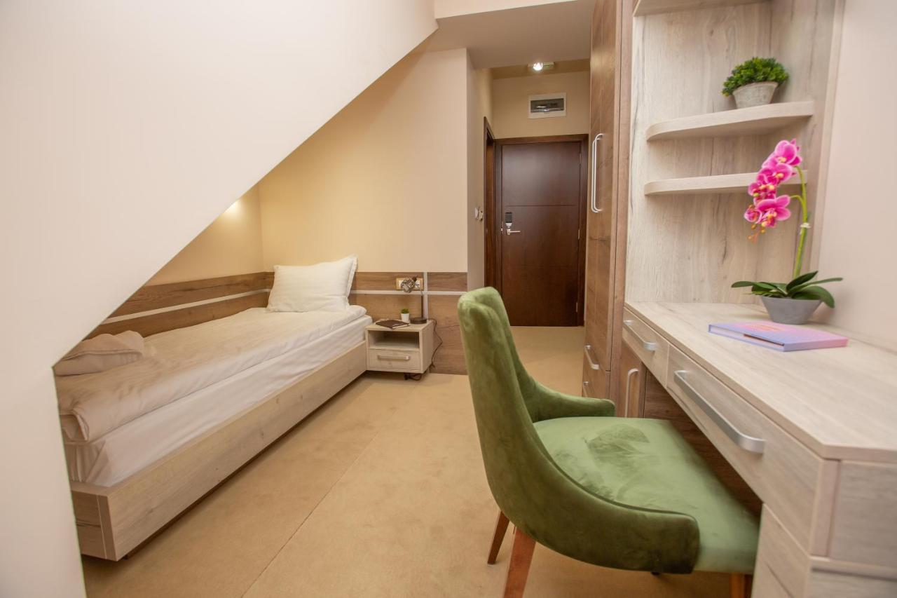 Harizma 013 Aparthotel Kevevára Kültér fotó
