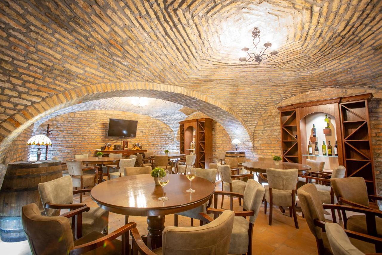 Harizma 013 Aparthotel Kevevára Kültér fotó